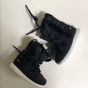 Nike snow boots